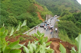 Nỗ lực thông quốc lộ 279 sau sự cố trôi đồi, sạt núi 